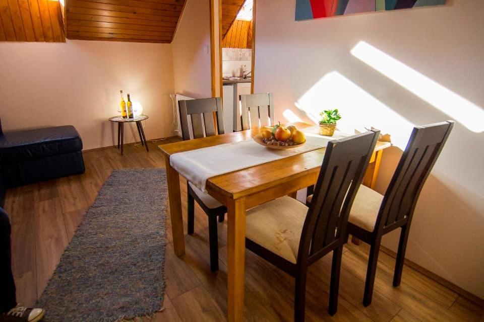 Natura Panzio&Apartmanhaz Орфю Экстерьер фото